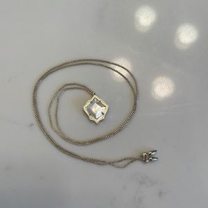 KENDRA SCOTT Kacey Gold Necklace with Ivory Pearl Stone